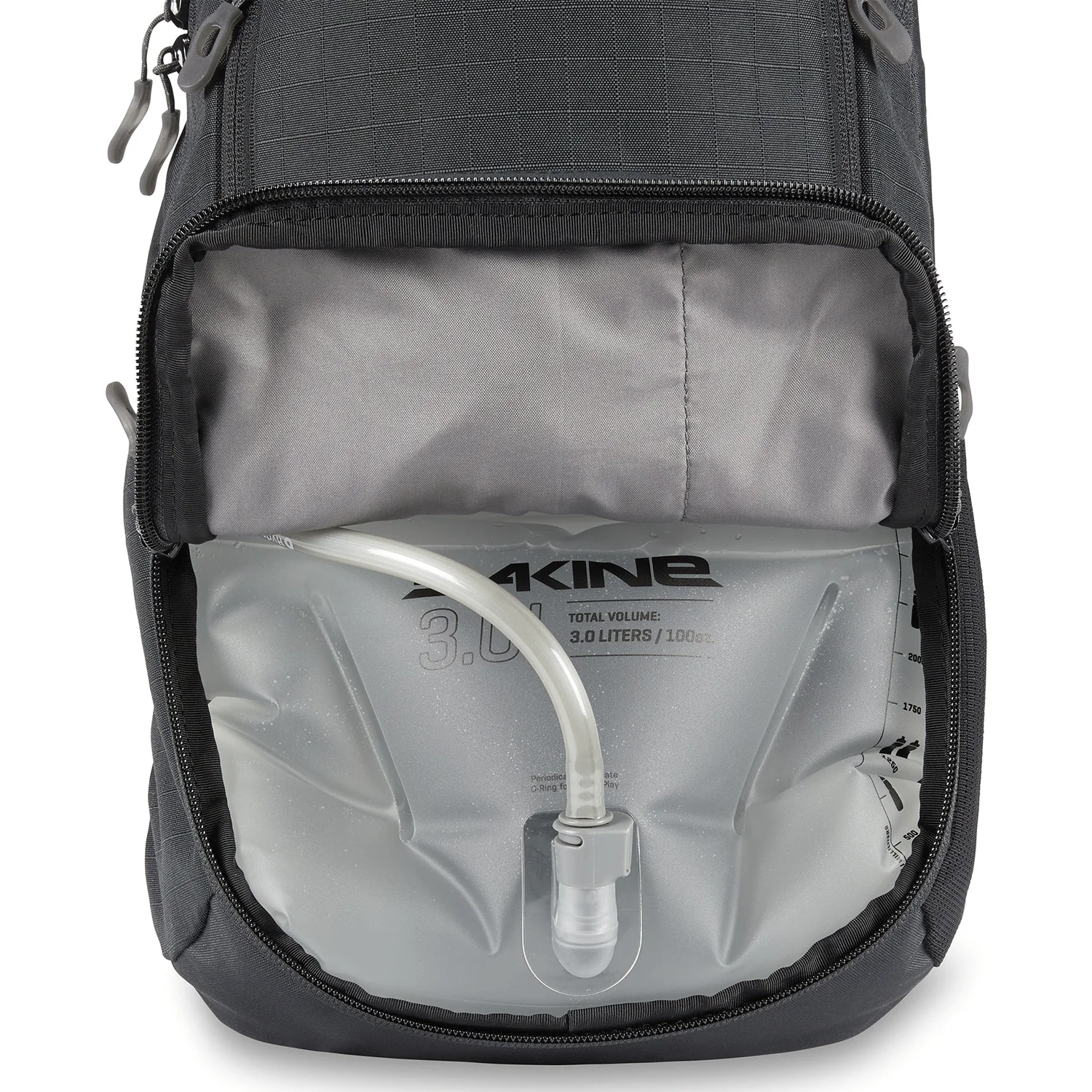 Dakine Men's Syncline 12L Pack Black - Image 4