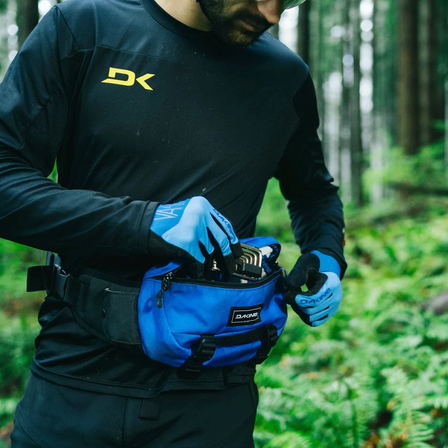 Dakine Hot Laps 2L Hip Pack Black - Image 3
